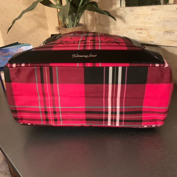 VICTORIAS SECRET signature canvas tote. Beautiful RED and BLACK Tartan plaid. - Picture 5 of 6